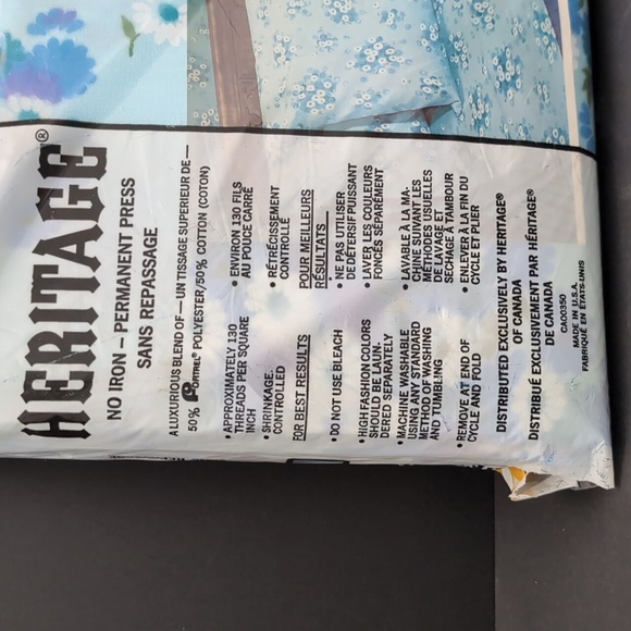 VGT, Heritage Blue Floral Muslin Queen Flat Sheet. - Picture 6 of 7